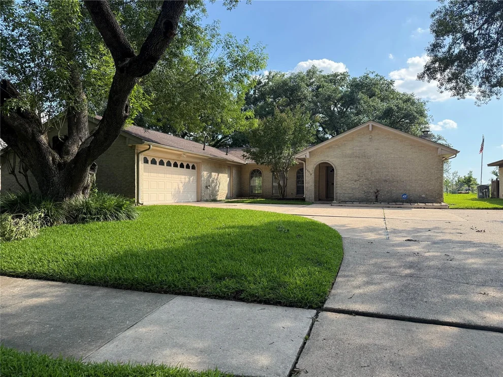 Unit for sale at 15518 Torry Pines Road, Houston, TX 77062