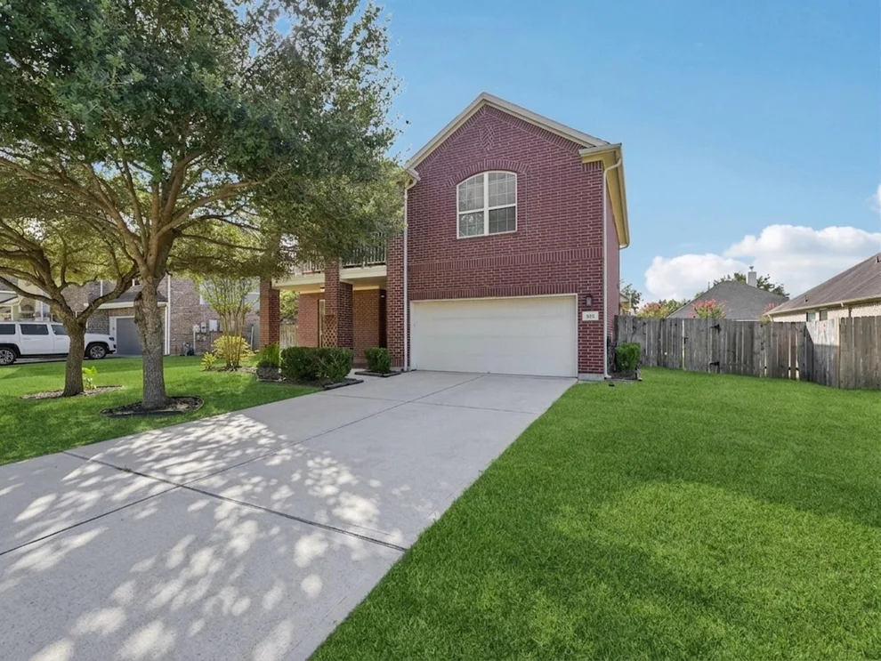 Unit for sale at 811 Arlington Pointe Drive, League City, TX 77573