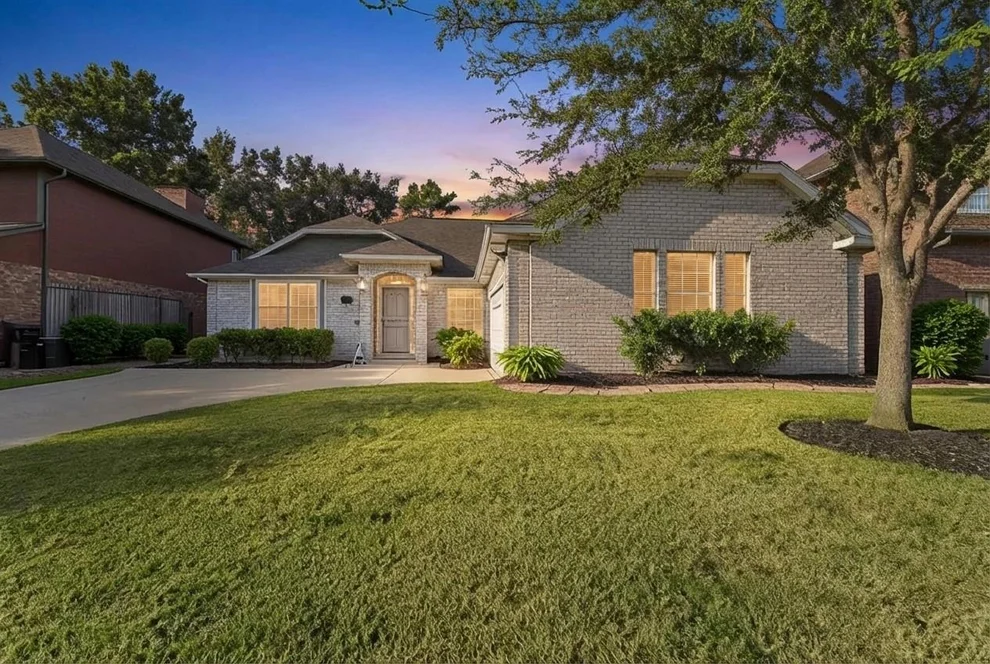 Unit for sale at 13751 Sablesprings Lane, Houston, TX 77014