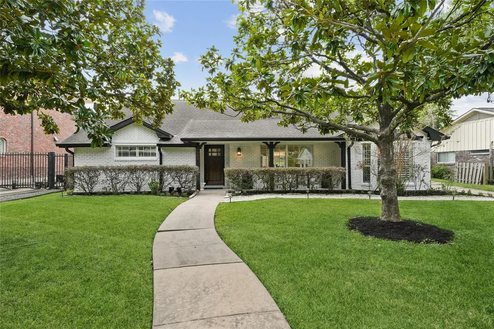 Unit for sale at 7903 Burgoyne Road, Houston, TX 77063