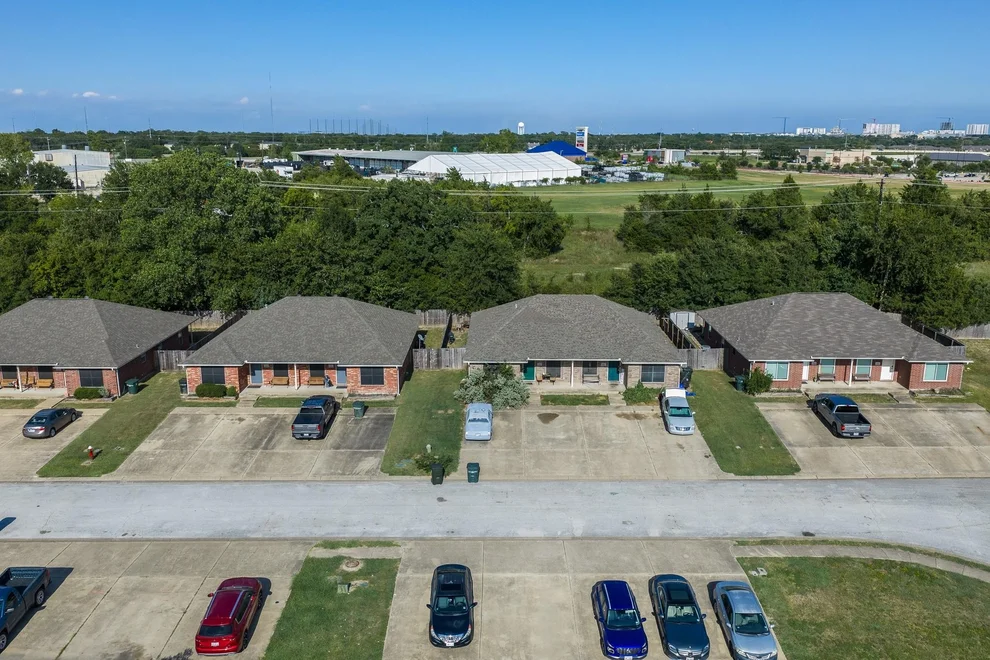 Unit for sale at 1725 Rock Hollow Loop, Bryan, TX 77807