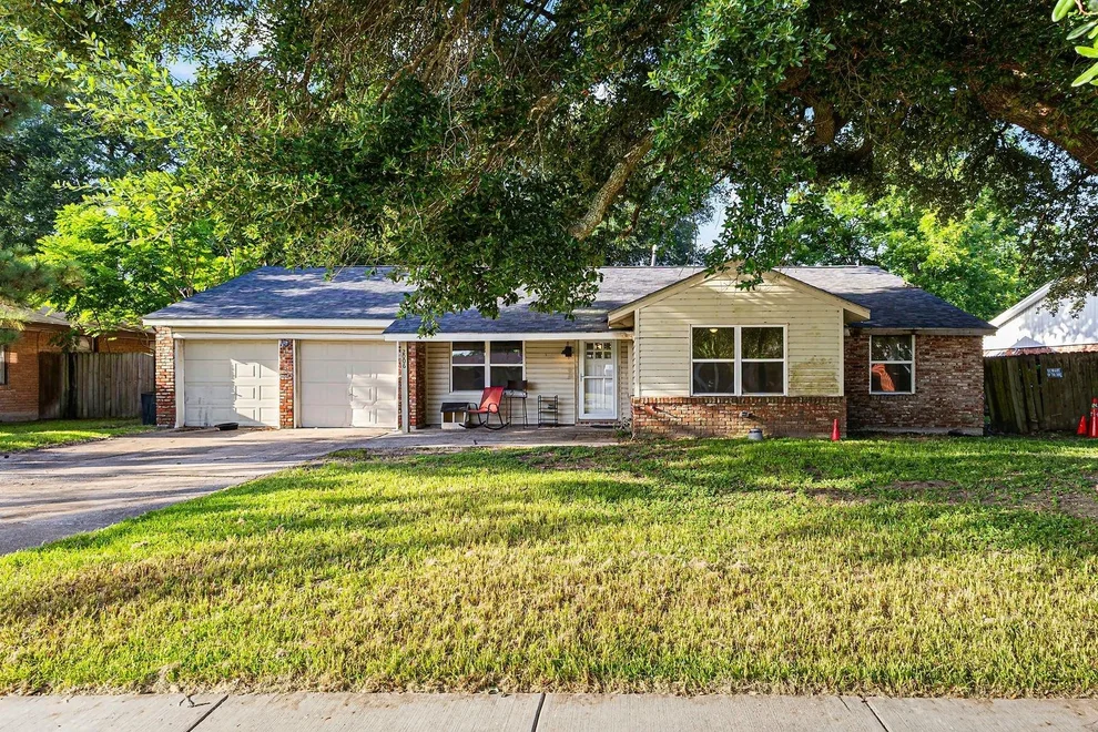 Unit for sale at 2006 Colby Drive, Baytown, TX 77520