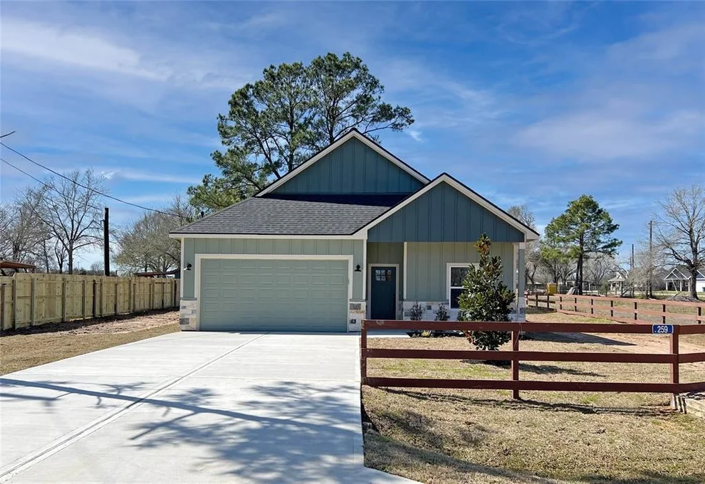 Unit for sale at 259 Rosewood Street, Waller, TX 77484