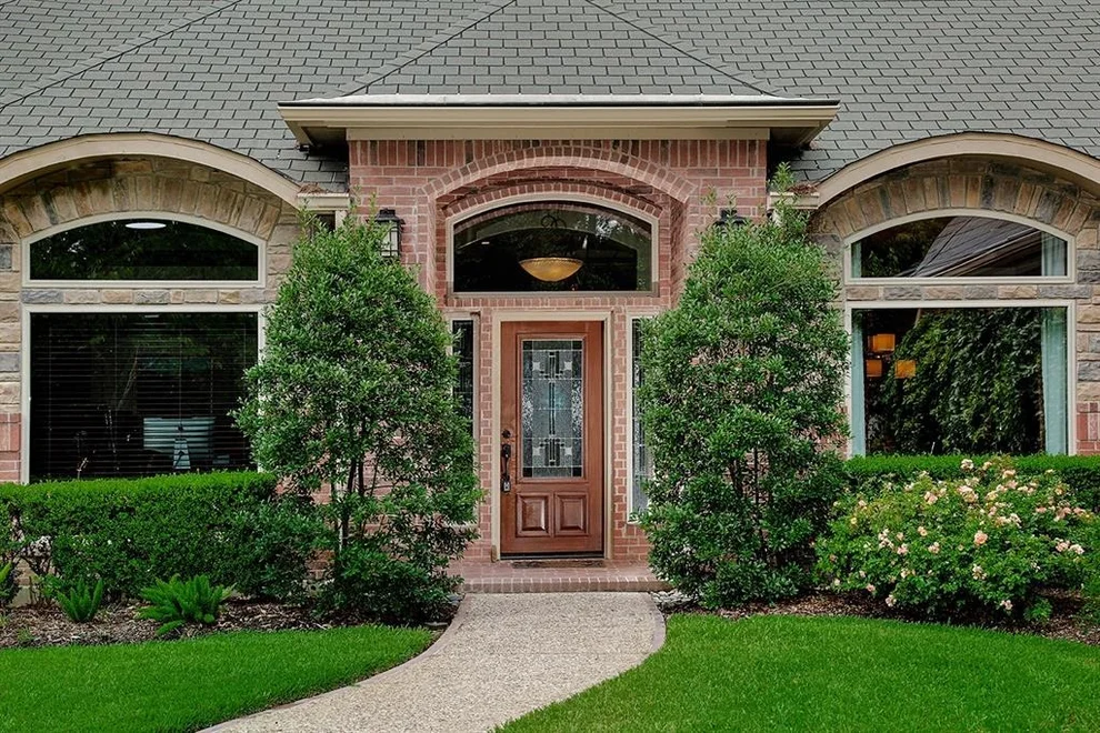 Unit for sale at 11 Chestnut Hill Court, The Woodlands, TX 77380
