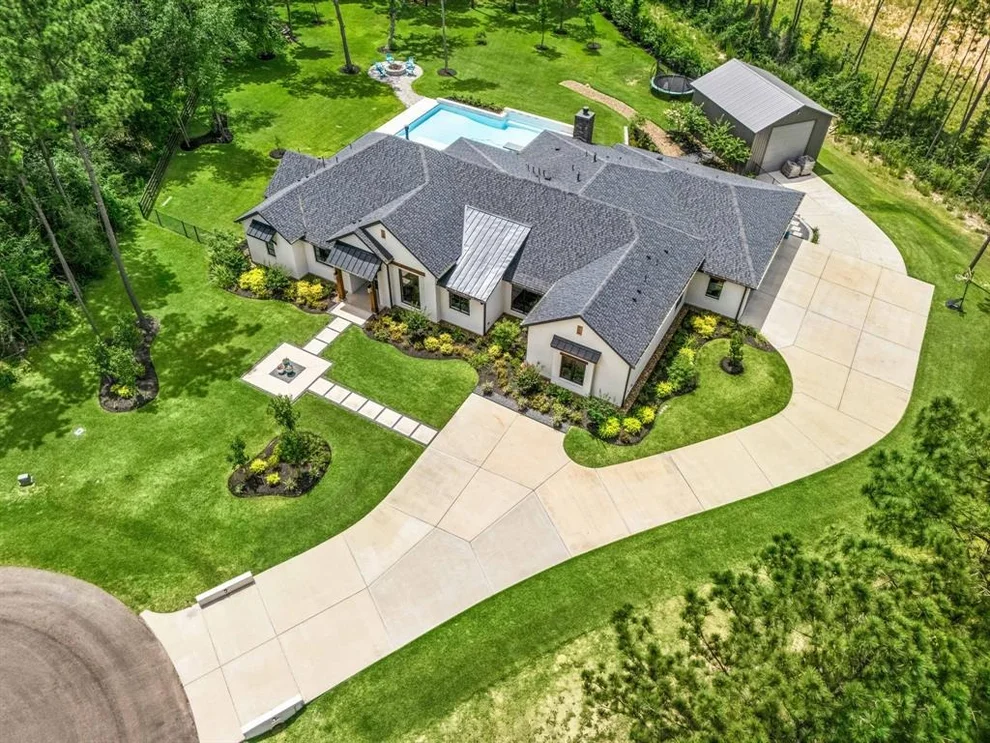 Unit for sale at 7533 High Meadow Ridge Drive, Montgomery, TX 77316