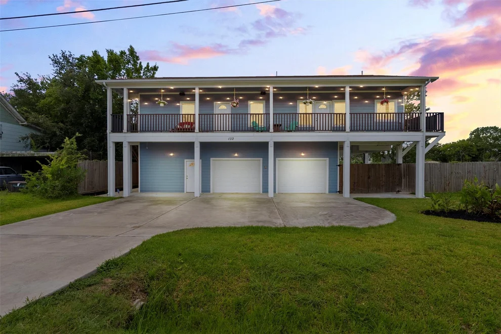 Unit for sale at 133 Bay Oaks Drive, La Porte, TX 77571