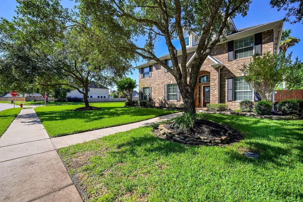 Unit for sale at 903 High Ridge Drive, Friendswood, TX 77546