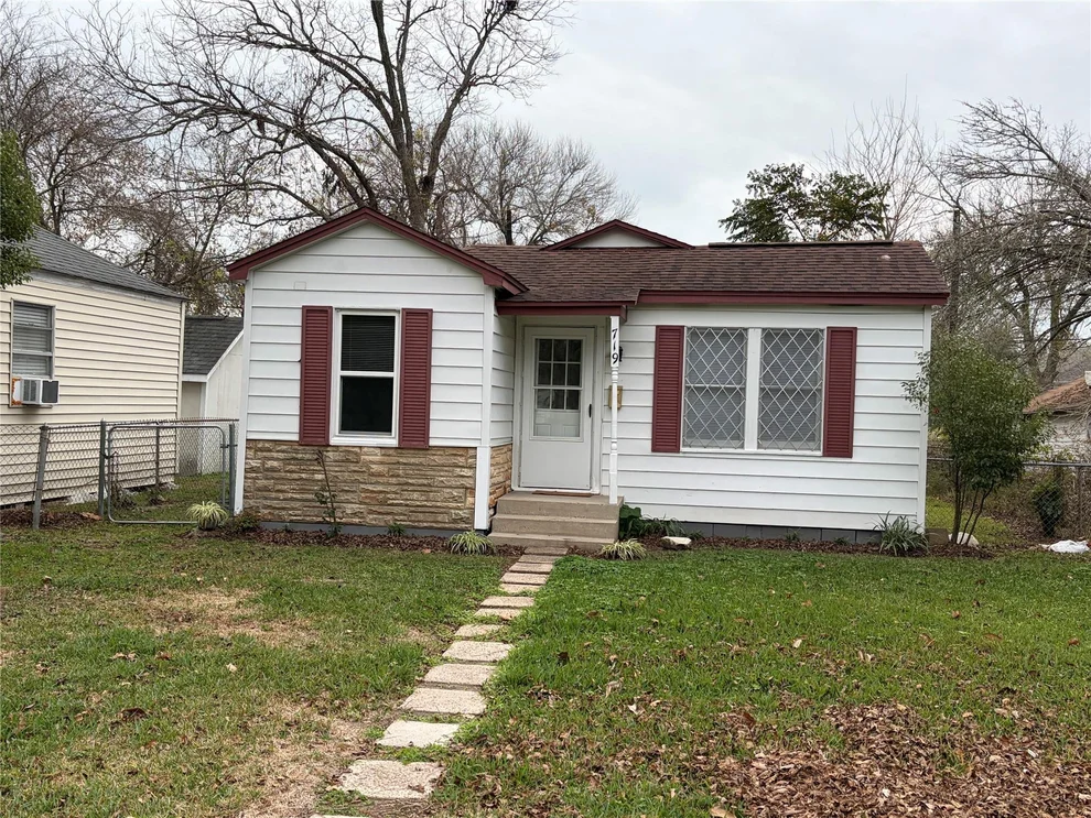 Unit for sale at 719 16th Avenue N, Texas City, TX 77590
