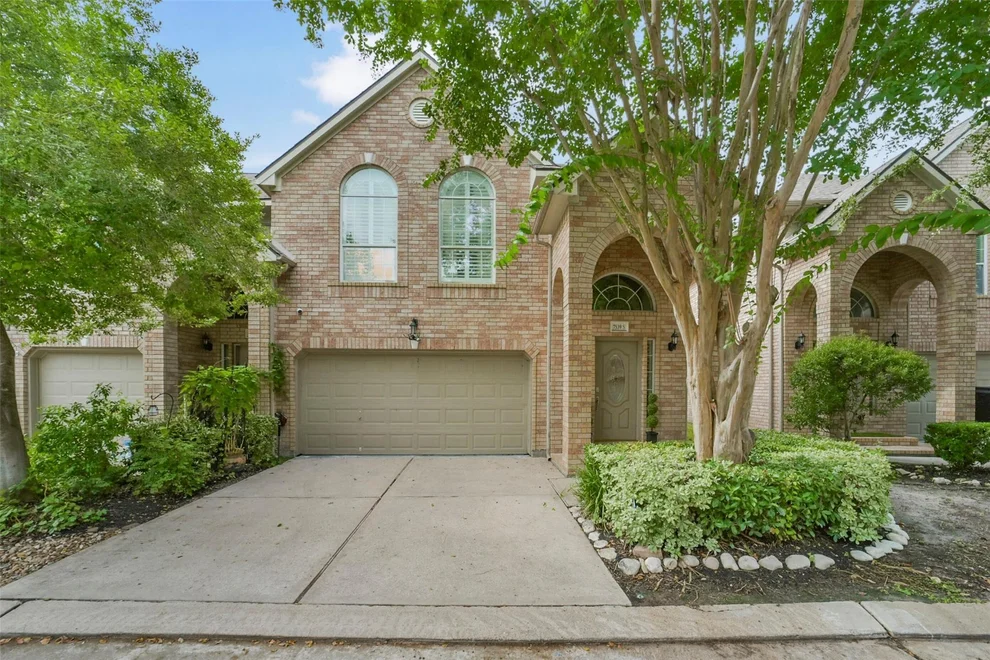Unit for sale at 7539 S Linpar Court, Houston, TX 77040