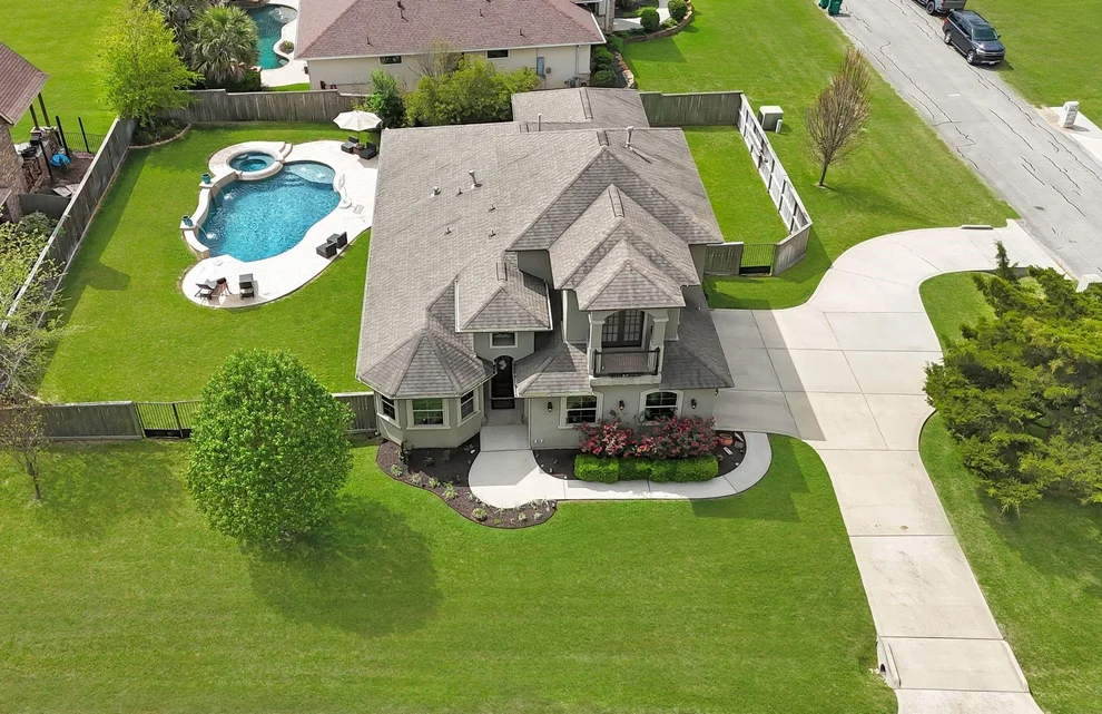 Unit for sale at 105 Harley Drive, Montgomery, TX 77356