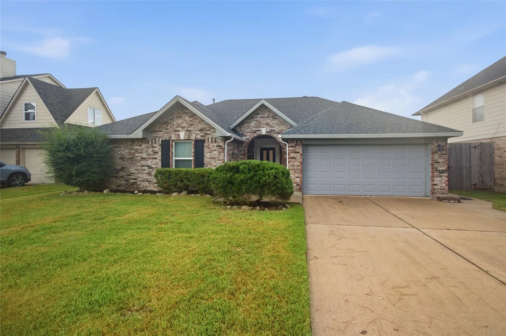 Unit for sale at 4527 Ireland Lane, Pasadena, TX 77505