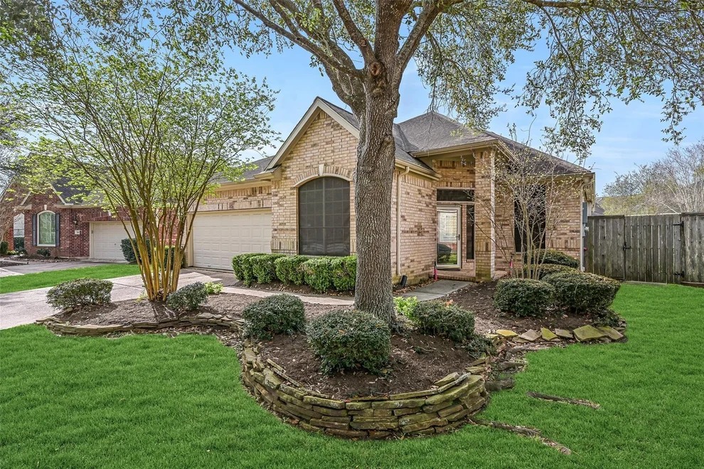 Unit for sale at 1448 N Riviera Circle, Pearland, TX 77581