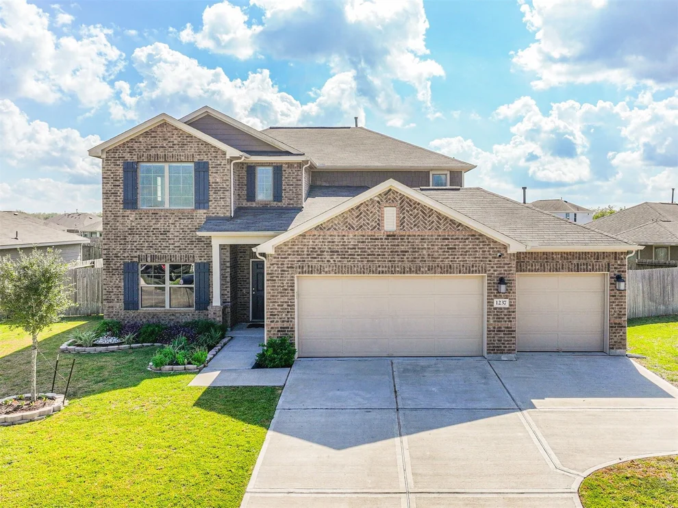 Unit for sale at 1237 Lancer Leap Drive, Alvin, TX 77511