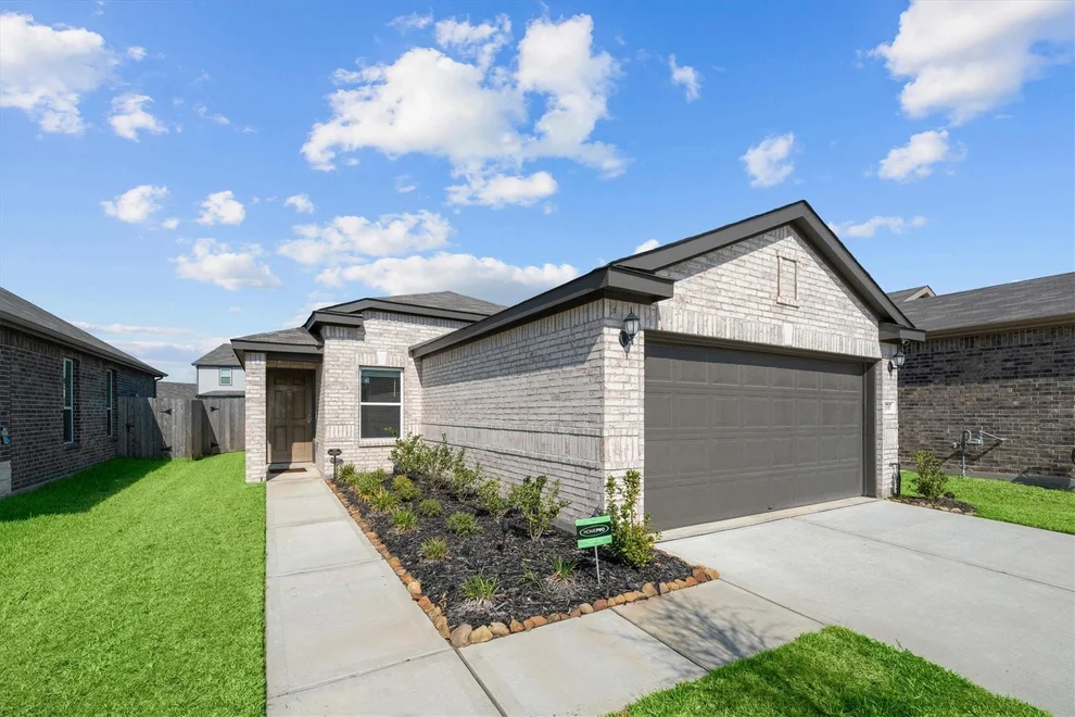 Unit for sale at 15707 Lemmonwood Hills Lane, Houston, TX 77044