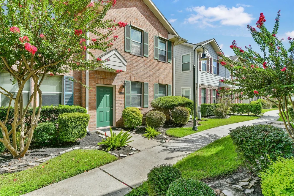 Unit for sale at 2121 Kemah Village Drive, Kemah, TX 77565