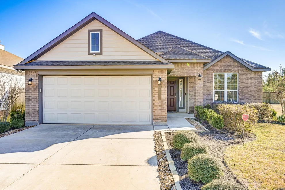 Unit for sale at 204 Shoreview Drive, Conroe, TX 77303