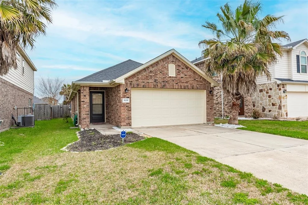 Unit for sale at 5119 Lagoon Court, Bacliff, TX 77518