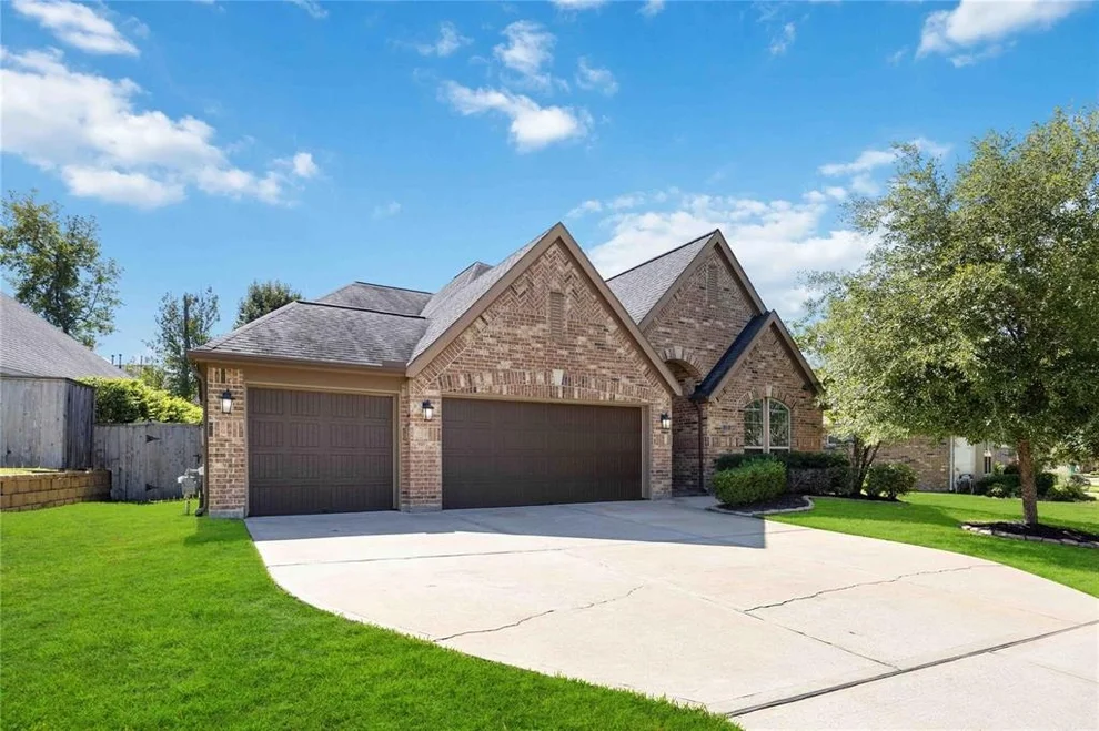 Unit for sale at 115 Pine Crest Circle, Montgomery, TX 77316