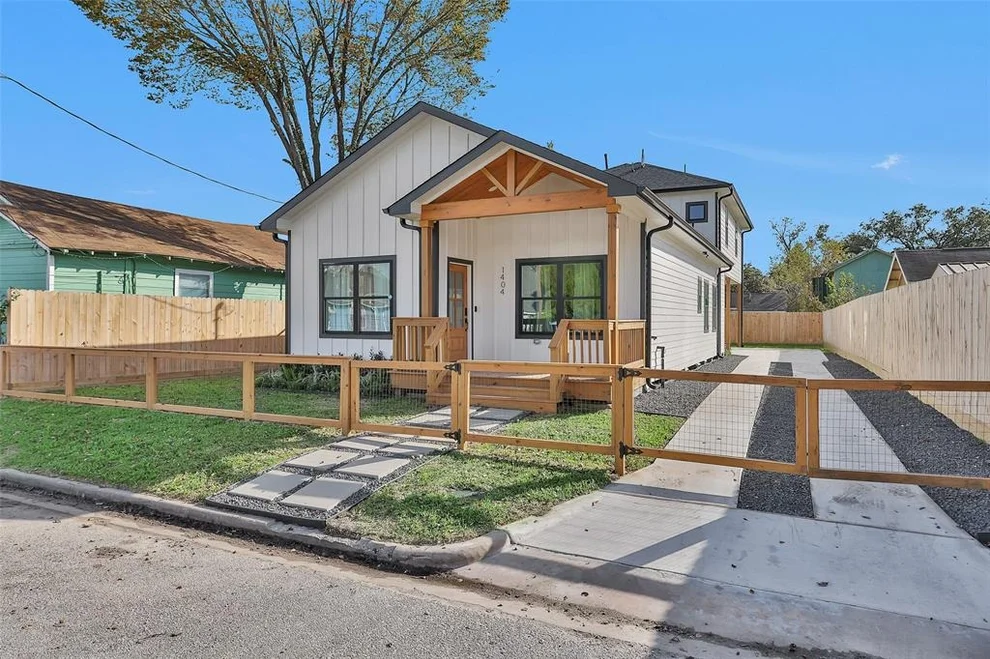 Unit for sale at 1404 Moody Street, Houston, TX 77009