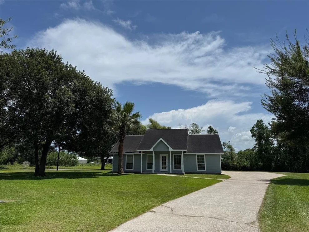 Unit for sale at 701 Walker Road, Winnie, TX 77665