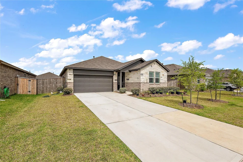 Unit for sale at 3414 Eden Valley Lane, Rosenberg, TX 77471