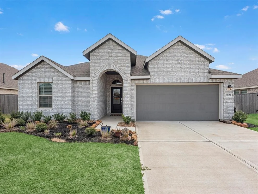 Unit for sale at 3803 Falling Moon Lane, Rosenberg, TX 77469