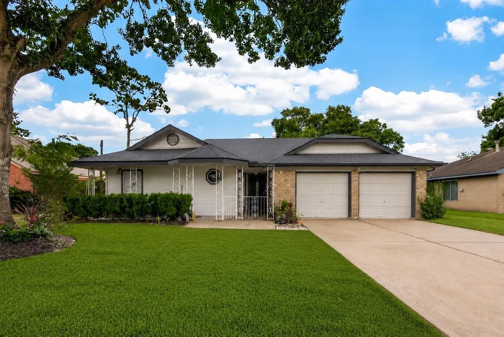 Unit for sale at 13726 Eastbourne Drive, Houston, TX 77034