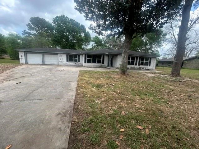 Unit for sale at 239 Robertson Street, Lolita, TX 77971