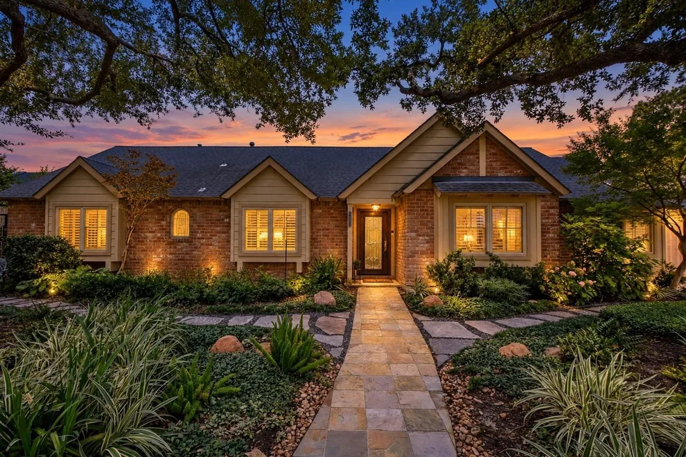 Unit for sale at 2911 Fontana Drive, Houston, TX 77043