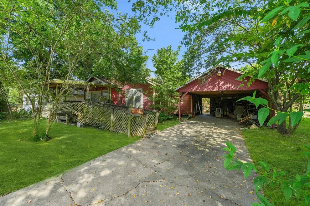 Unit for sale at 110 Kerry Road, Highlands, TX 77562