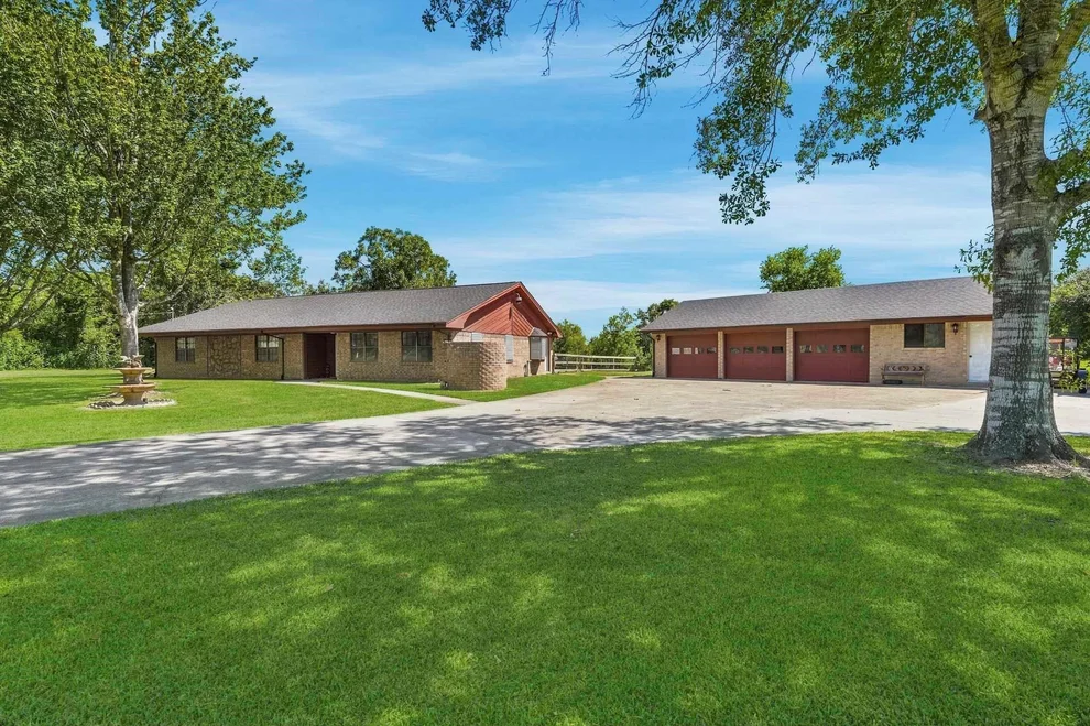 Unit for sale at 16101 Bluebird Street, Santa Fe, TX 77517