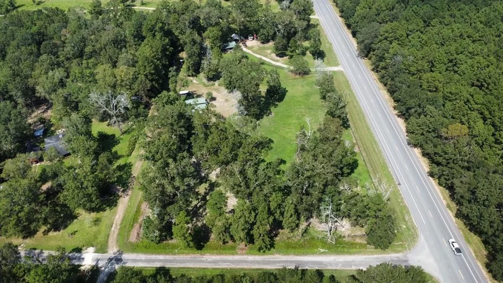 Unit for sale at 20 N White Oak Drive, Cleveland, TX 77327