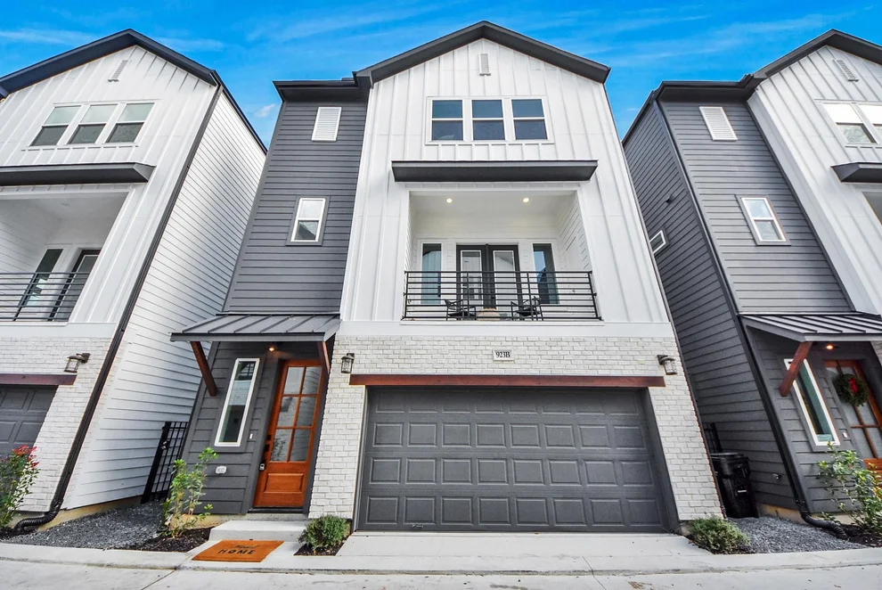 Unit for sale at 923 Fisher Street, Houston, TX 77018