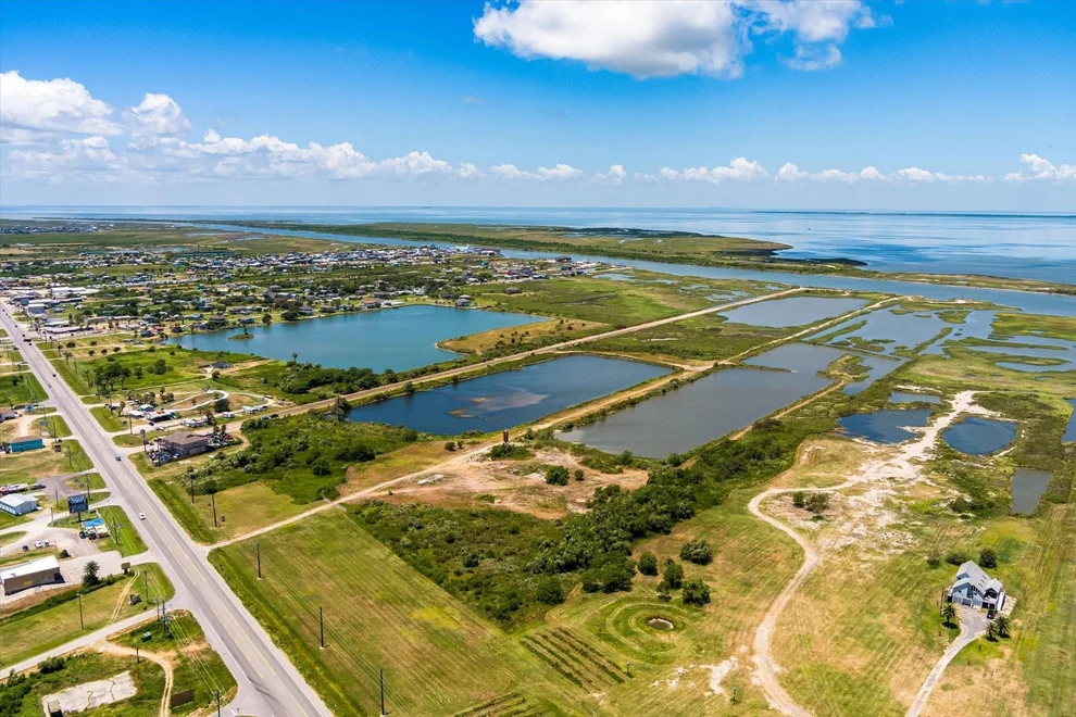 Unit for sale at 2131 Hwy 87, Crystal Beach, TX 77650