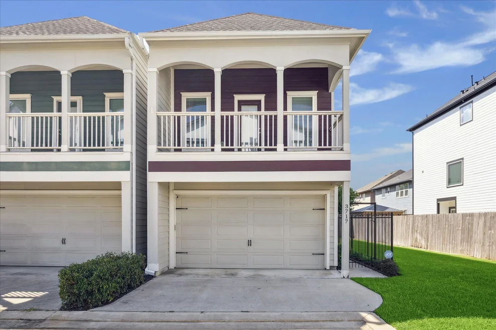 Unit for sale at 3717 Oakroc Grv, Houston, TX 77018