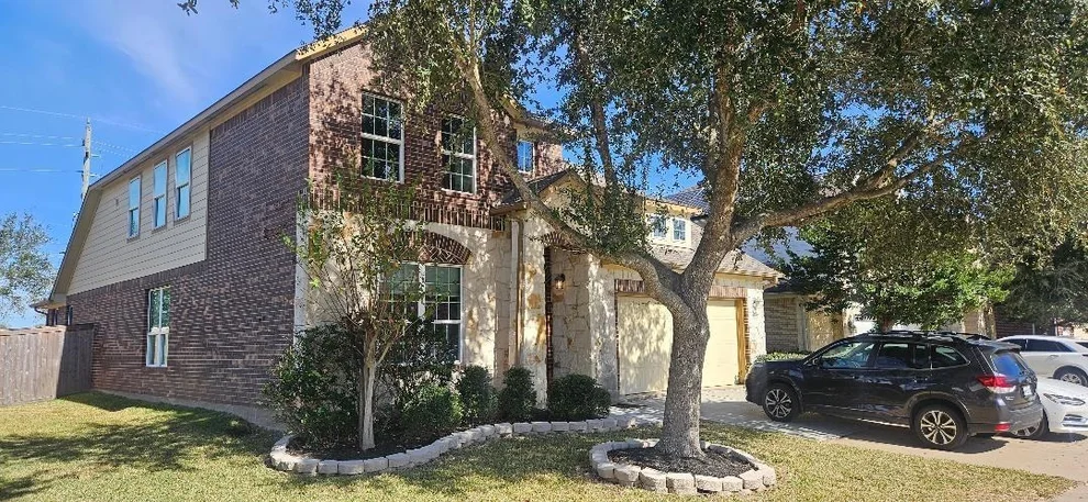 Unit for sale at 17930 Royal Gate Lane, Richmond, TX 77407
