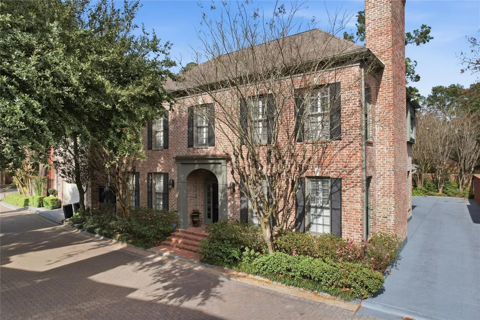 Unit for sale at 207 Sugarberry Circle, Houston, TX 77024