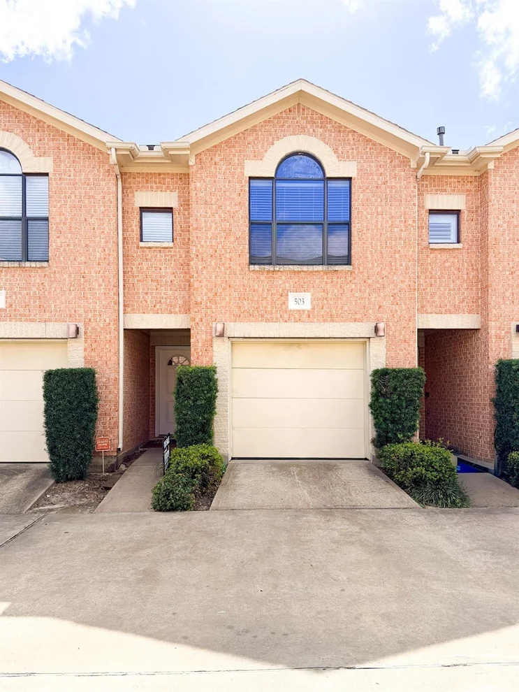 Unit for sale at 5941 South Loop E, Houston, TX 77033