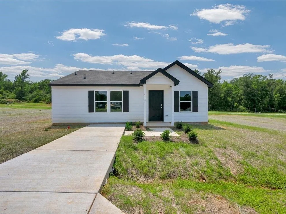 Unit for sale at 315 Dana Drive, Lufkin, TX 75901