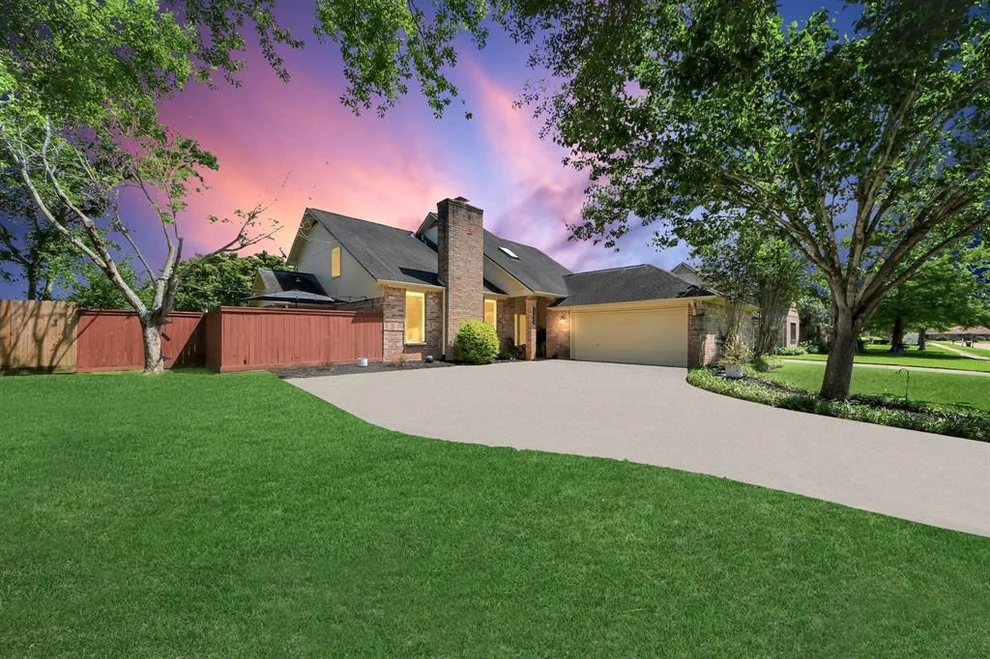 Unit for sale at 3815 W Valley Drive, Missouri City, TX 77459