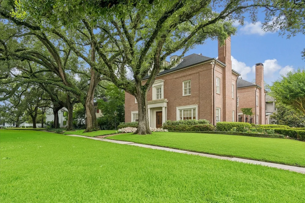 Unit for sale at 2445 Stanmore Drive, Houston, TX 77019