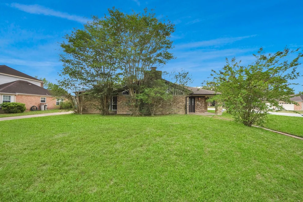 Unit for sale at 8227 Ivan Reid Drive, Houston, TX 77040