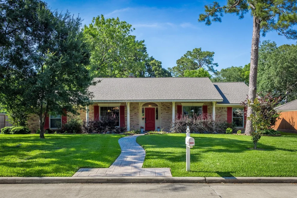 Unit for sale at 12518 Honeywood Trail, Houston, TX 77077