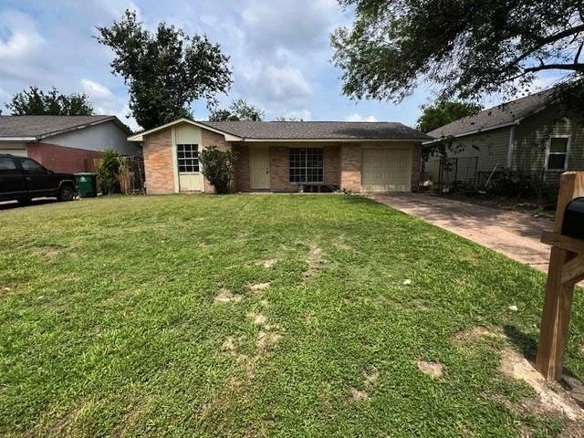 Unit for sale at 12922 Claygate Drive, Houston, TX 77047