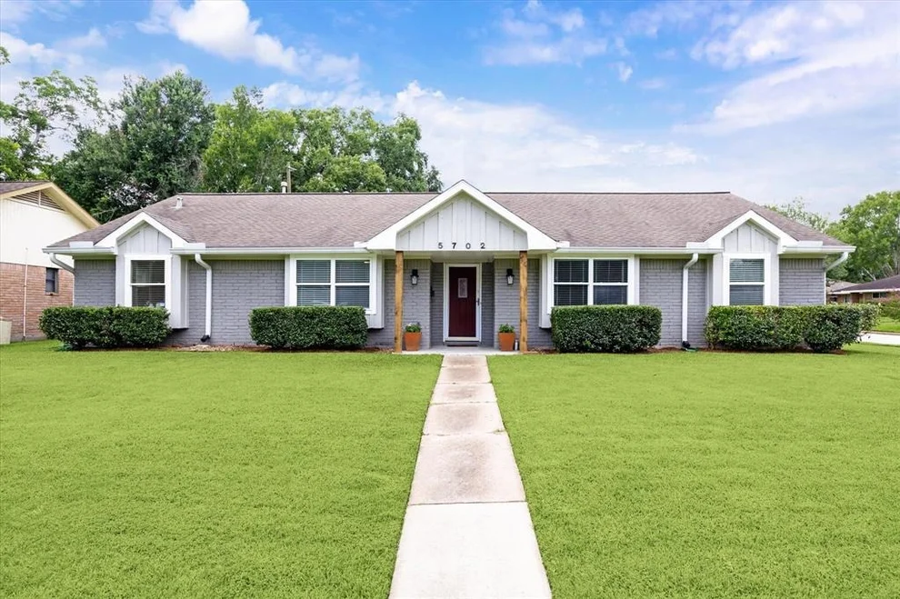 Unit for sale at 5702 Belrose Drive, Houston, TX 77035