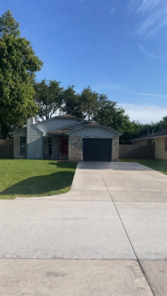 Unit for sale at 2613 7th Avenue N, Texas City, TX 77590