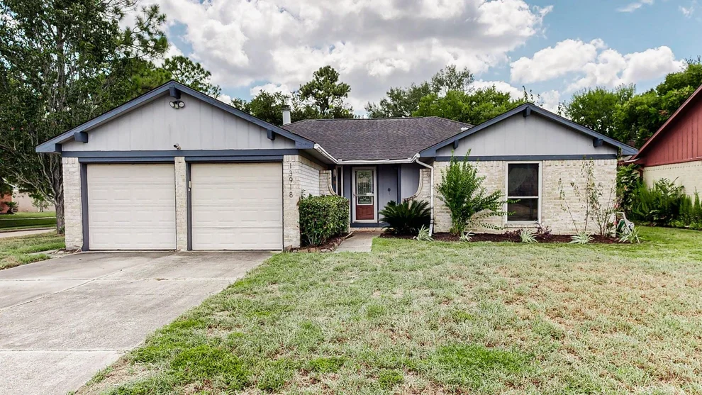 Unit for sale at 13918 Grosvenor Street, Houston, TX 77034