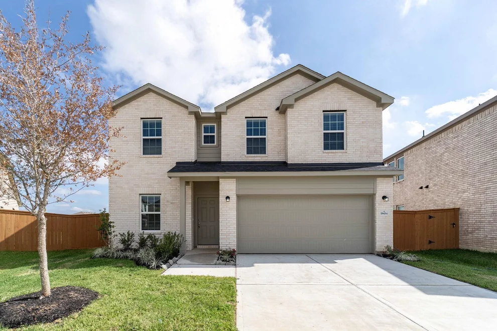 Unit for sale at 19454 Saint Green Drive, Hockley, TX 77447