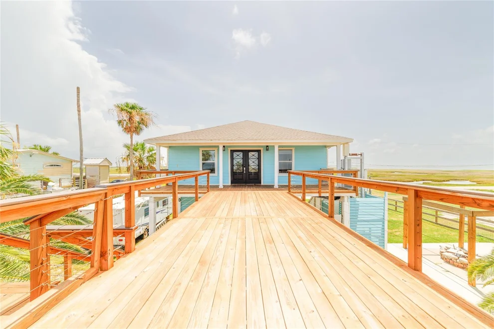 Unit for sale at 708 Dolphin Dr, Freeport, TX 77541