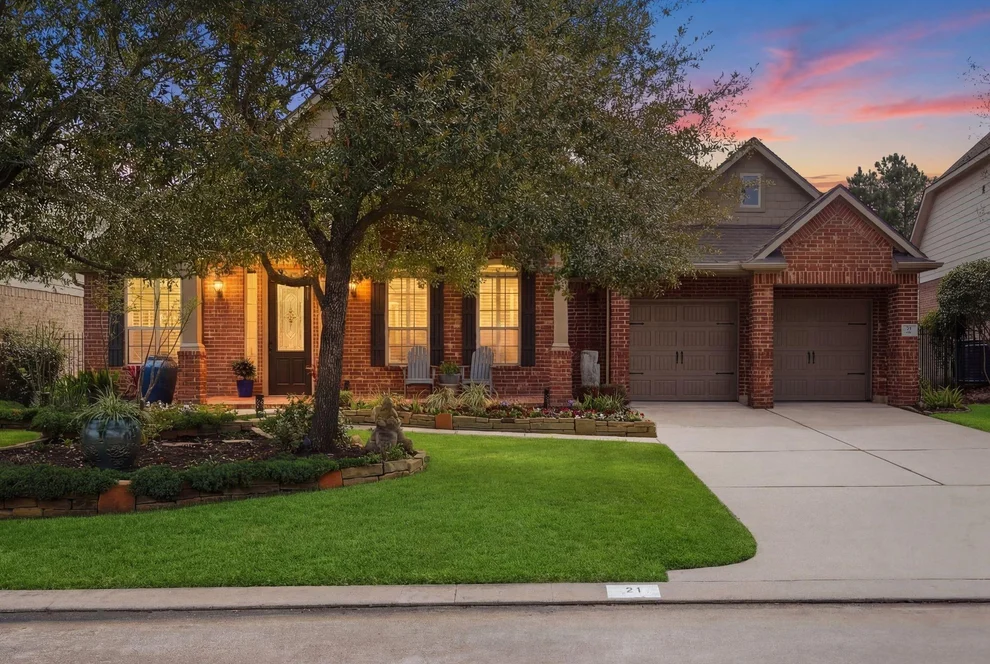 Unit for sale at 31 W Canyon Wren Circle Circle, The Woodlands, TX 77389